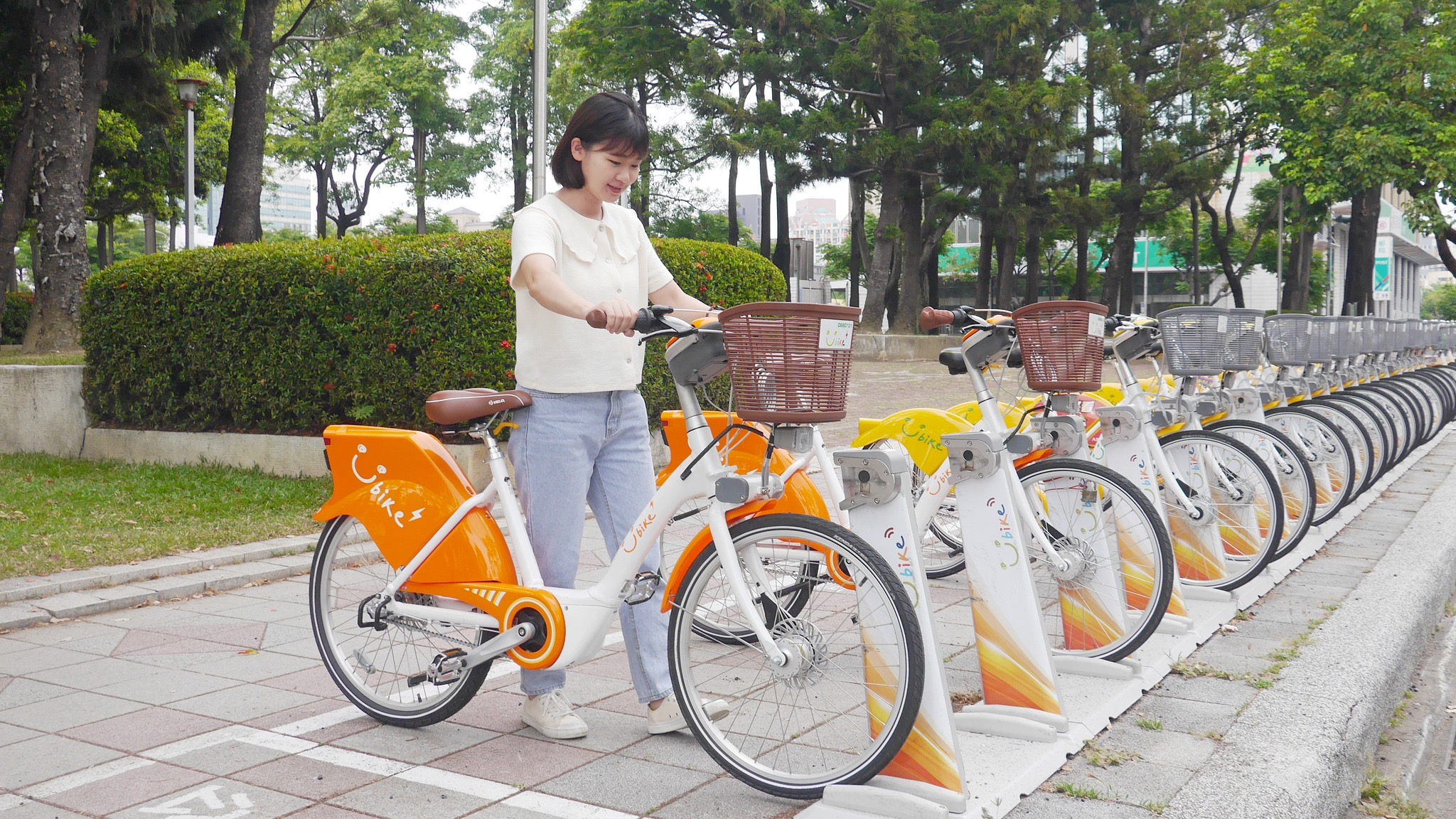 響應國際無車日！三鶯線、新北輕軌、雙北公車都免費，搭台中捷運免費喝星巴克