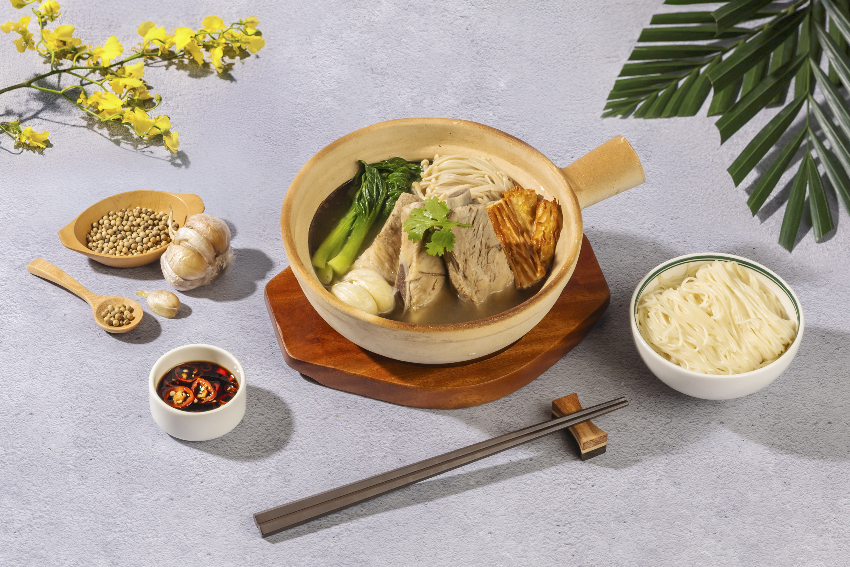 新加坡「文華雞飯始祖」首店插旗大巨蛋！Chatterbox Café賣破千萬份，連郭富城都愛吃