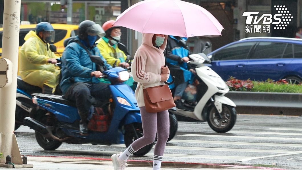 今午後變天下雨!下一波春雨「這天」報到,週六日清明連假天氣出爐 週四另一波鋒面雨帶通過。(示意圖/TVBS) 今午後變天!下波「全台雷雨」急速移動 清明連假天氣出爐